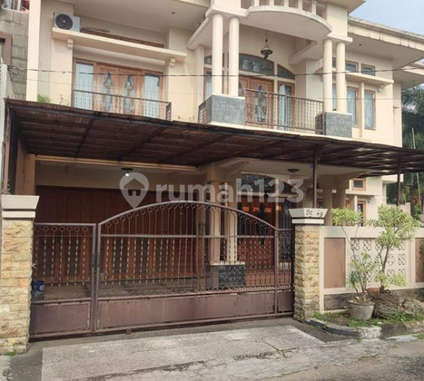 Rumah Hook Murah jauh di bawah harga pasar, Mewah ada kolam renang di Cimahi 2