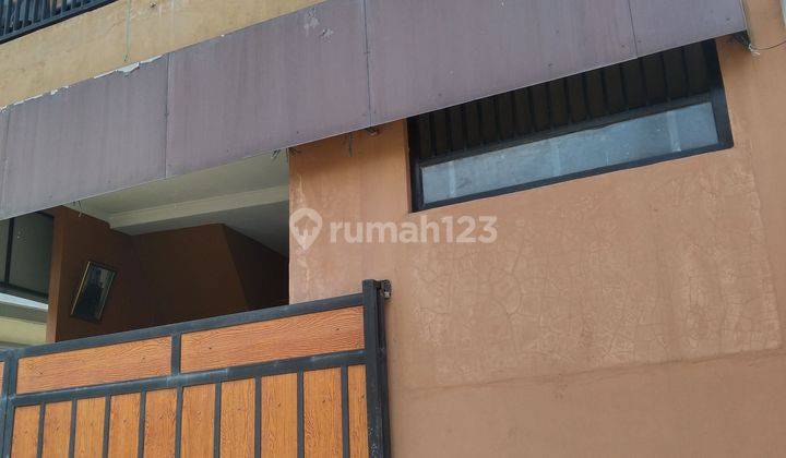 Rumah 2 Lantai Siap Huni Harga 1 Lantai Dekat Toll Sawangan  2