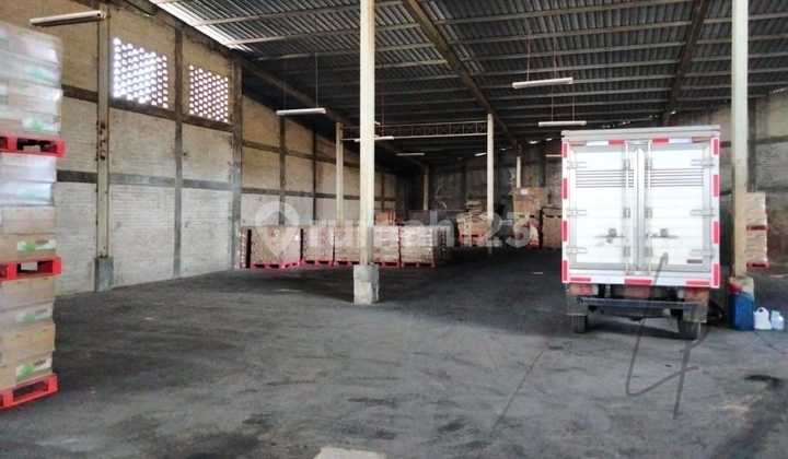 Clean Distribution Warehouse with Access to Pasirkoja Toll and Kopo Toll Ready to Use