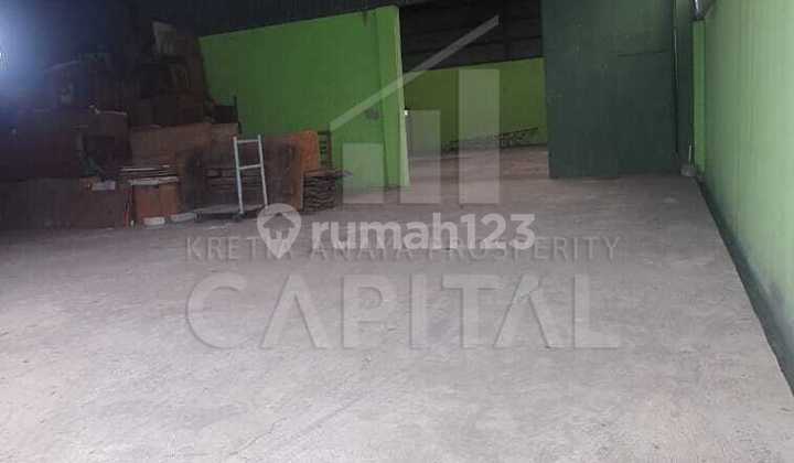 Warehouse in Sayap Pajajaran Bandung Ready to Use with Large Vehicle Access Warehouse in Sayap Pajajaran Bandung Ready to Use with Large Vehicle Access