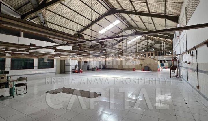 Ready-to-Use Clean and Spacious Warehouse and Office in Cijerah Wing