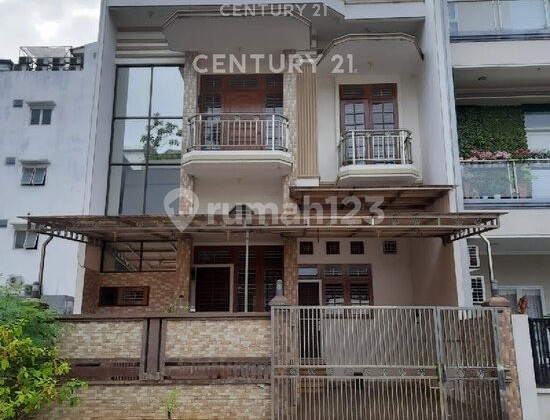 Rumah 2 Lantai Pelangi Merah Kelapa Gading LT 128 LB 225 SHM Nego