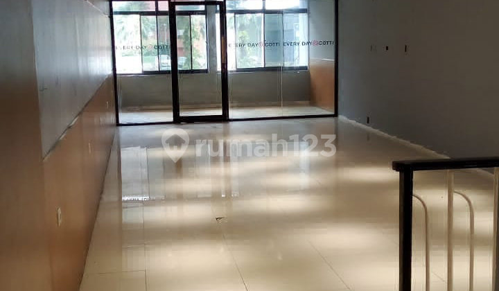 For Rent Shop House in Kelapa Gading Strategic Location.