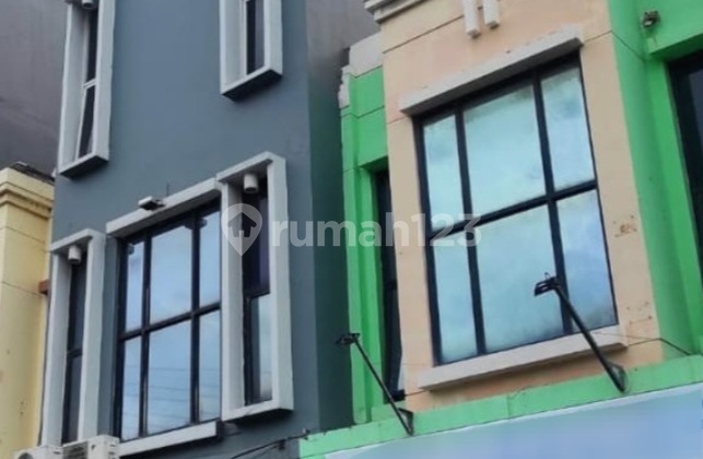 4-Story Ready-to-Use & Strategic Shop House in Kelapa Gading 4-Story Ready-to-Use & Strategic Shop House in Kelapa Gading