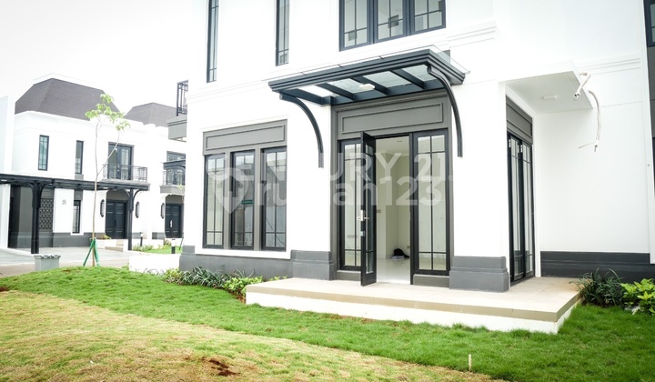 House in Jasmia, Summarecon Crown Gading House in Jasmia, Summarecon Crown Gading