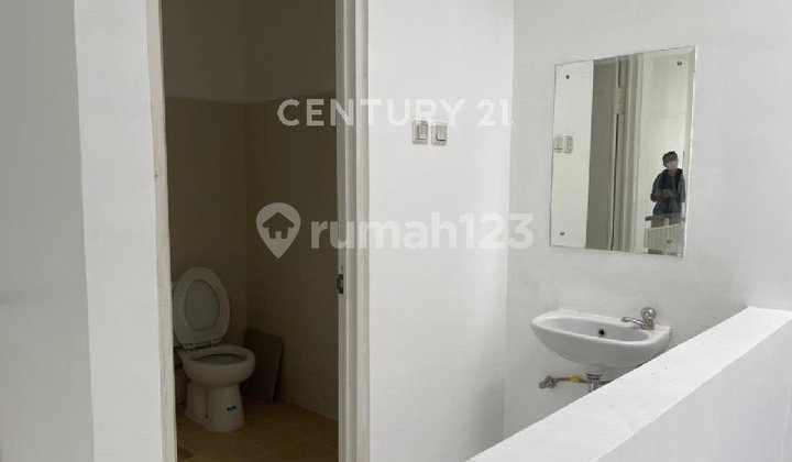 Ready-to-Occupy House in Matraman with Public Transport Access 2