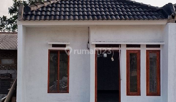 Rumah Unfurnished Baru SHM - Sertifikat Hak Milik 1