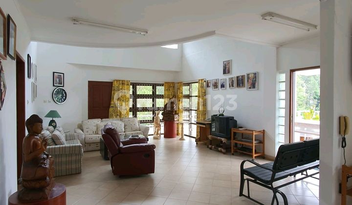Modern Open Concept Villa for Sale with Scenic Views Modern Open Concept Villa for Sale with Scenic Views