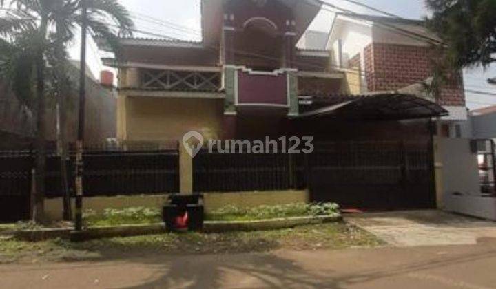 Rumah 2 Lantai Lokasi Strategis Di Kebayoran 1