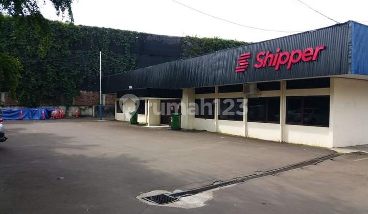 Gudang Pinggir Jalan Raya Lokstrat Di Pasar Rebo 1