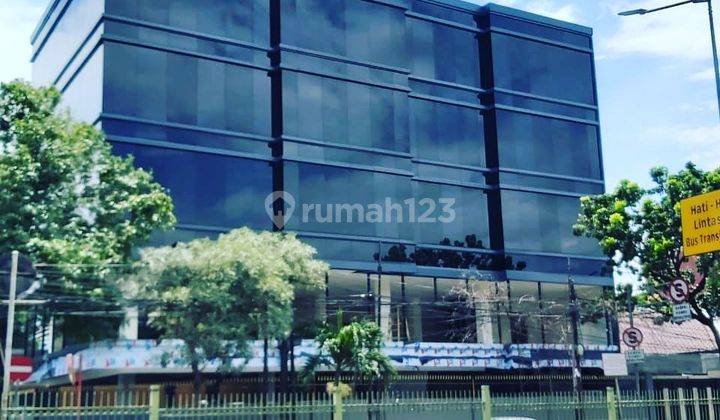 Perkantoran Pinggir Jalan Raya Di Manggarai 1