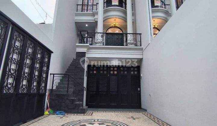 Rumah Mewah Eropa Classic SHM - Sertifikat Hak Milik Rumah di Jagakarsa 2