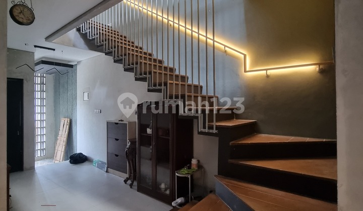 Rumah Baru Renovasi Sangat Bagus Dekat Alam Sutera dan Graha Raya 2