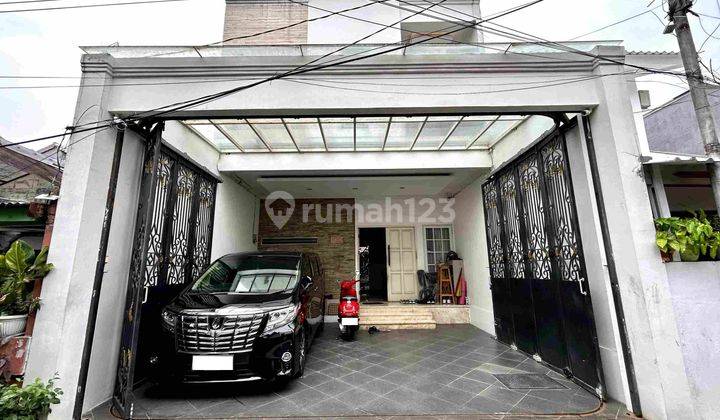 Rumah Modern Minimalis 3 Lantai Siap Huni di Tebet Timur 2