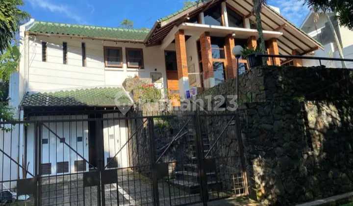 DIJUAL RUMAH VILLA SIAP HUNI LINGKUNGAN ASRI DI DAGO BANDUNG KOTA