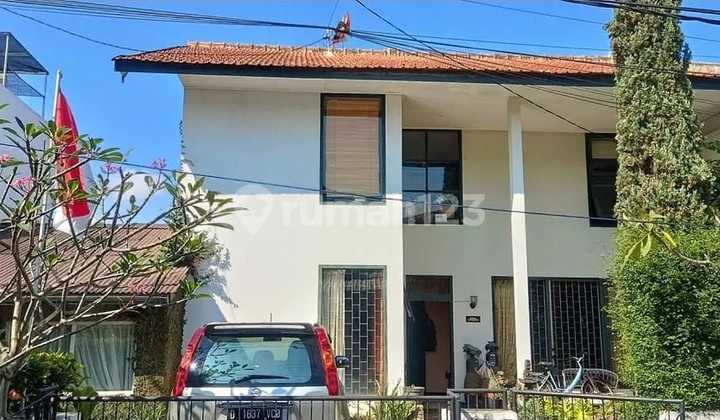 Dijual Rumah Lingkungan Asri Lokasi Strategis di Sarijadi Bandung 2
