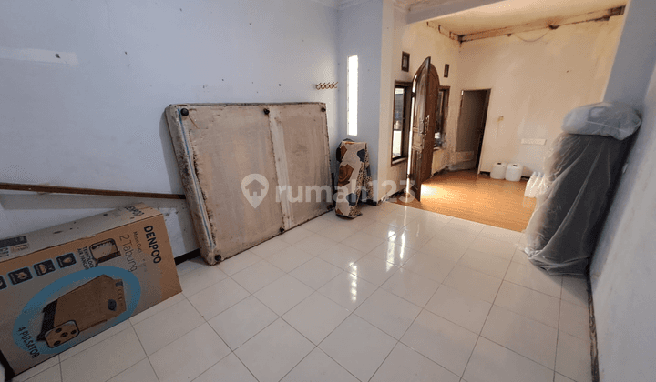 Dijual Rumah Murah 2 Lantai Luas Tanah Besar 230 m² Dekat Tol