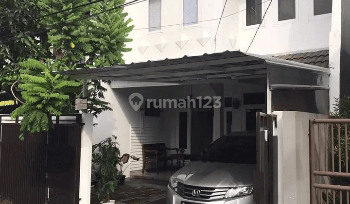 Dijual Rumah Idaman Semi Furnished di Sanggar Hurip 1