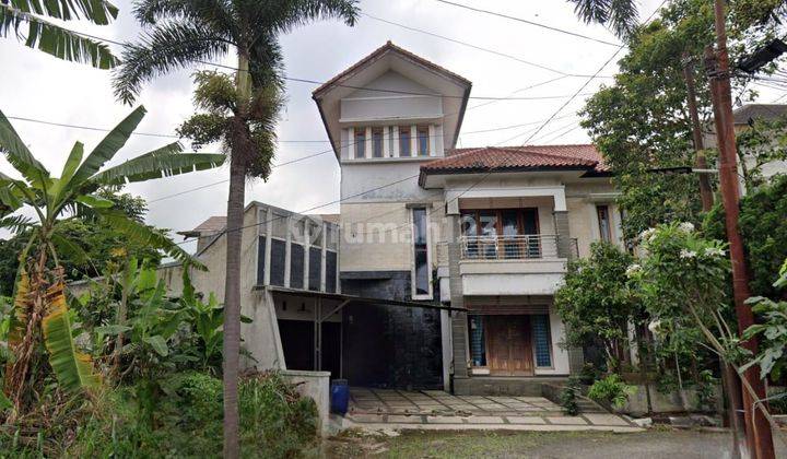 DIJUAL RUMAH ADA SWIMMING POOL BANDUNG UTARA DEKAT UPI SETIABUDI 1