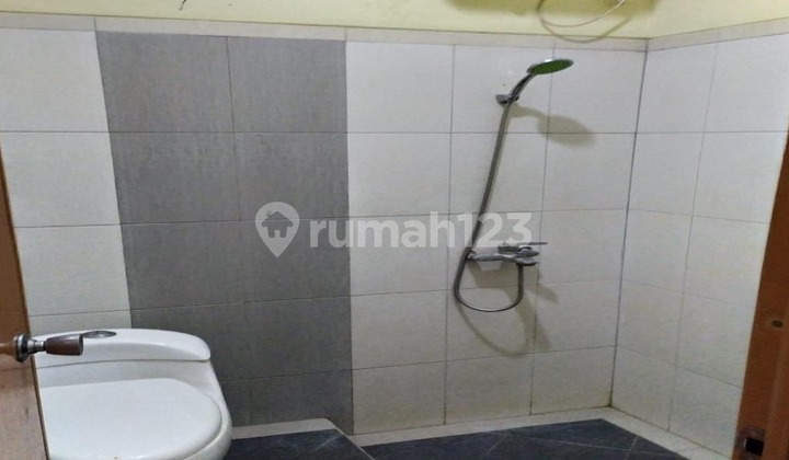 DIJUAL RUMAH KOST STRATEGIS CIPEDES DEKAT UNIVERSITAS MARANATHA 2
