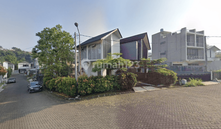 Dijual Rumah Lux Full Furnished Dalam Komplek Asri Dago Bandung 1