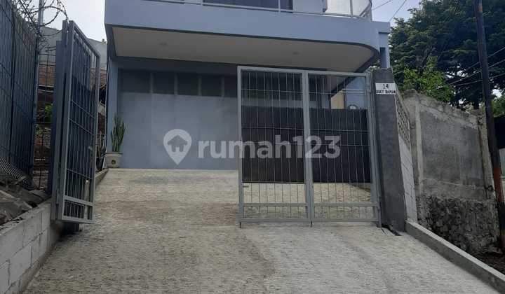 Dijual Rumah Villa Semi Furnished View Kota di Setiabudi Bandung