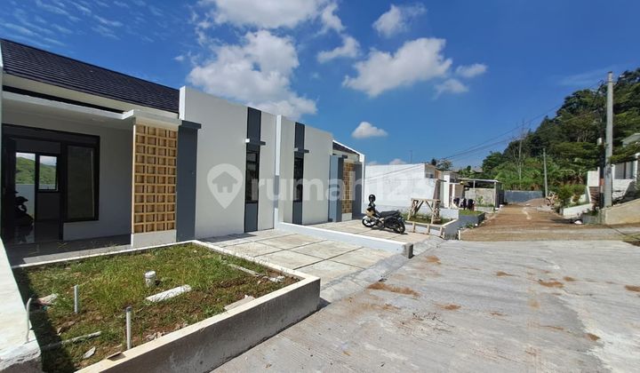 New House Comfortable Environment Strategic New City Parahyangan