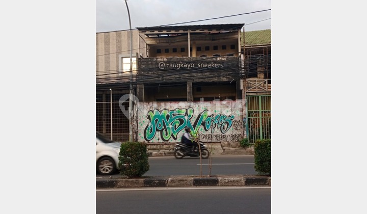 Jual Ruko 2 Lantai Cocok untuk Bisnis SHM