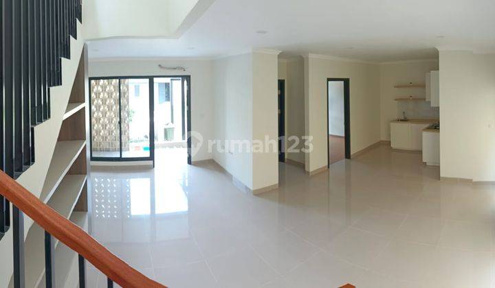 Rumah 2 Lantai Bagus Unfurnished di Gading Serpong Carson Utara 3, Tangerang 2