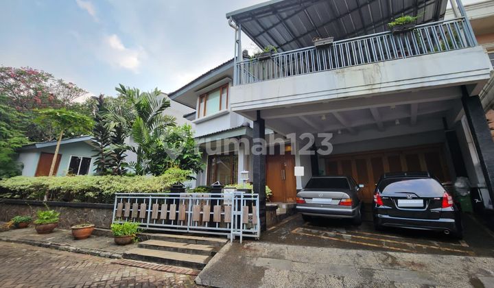 DIJUAL RUMAH 2 LANTAI DI DAERAH BINTARO JAYA SEMI FURNISH