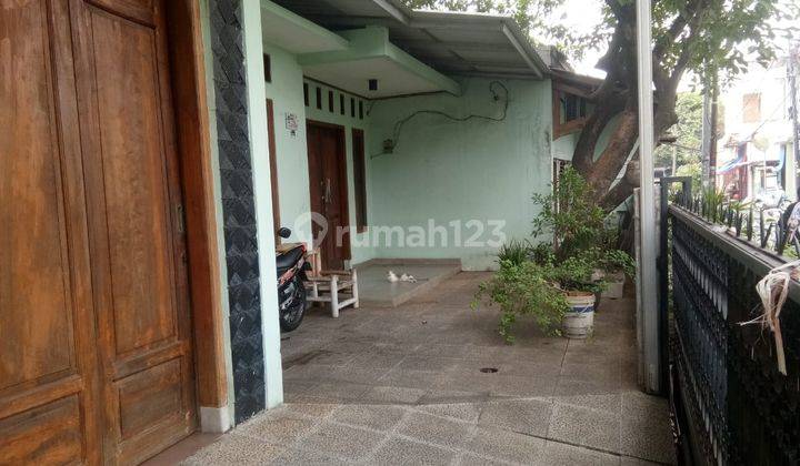 Dijual Rumah 2 Lantai SHM Pinggir Jalan Daerah Cipulir Semi Furnished 2