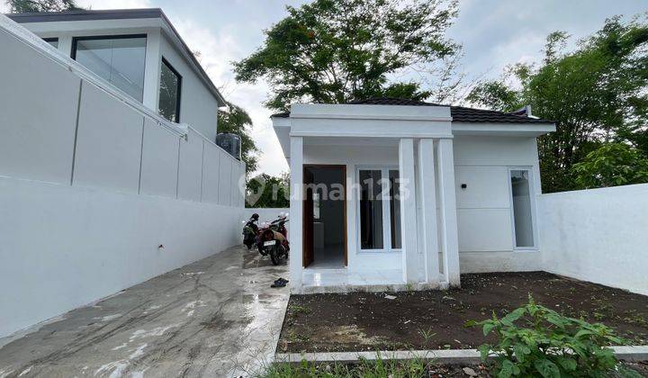 Rumah Cantik Paling Murah Dekat Jalan Raya Di Kalasan  2