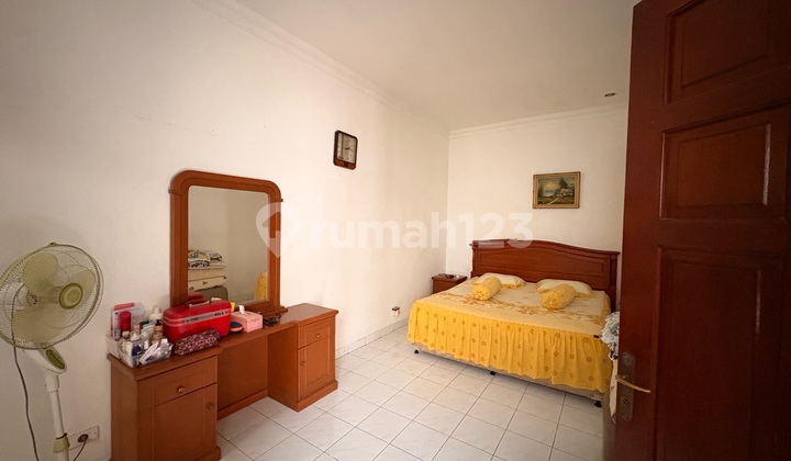 For Sale 7 Wide House in Kebon Jeruk 2