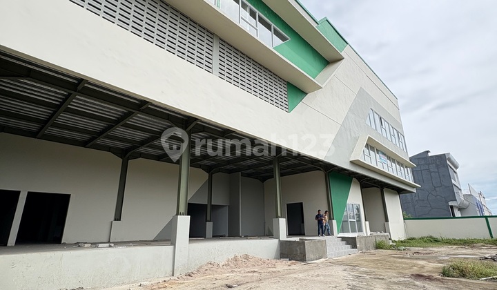 Gudang premium 2790m2 3 lantai di pakuhaji kalibaru