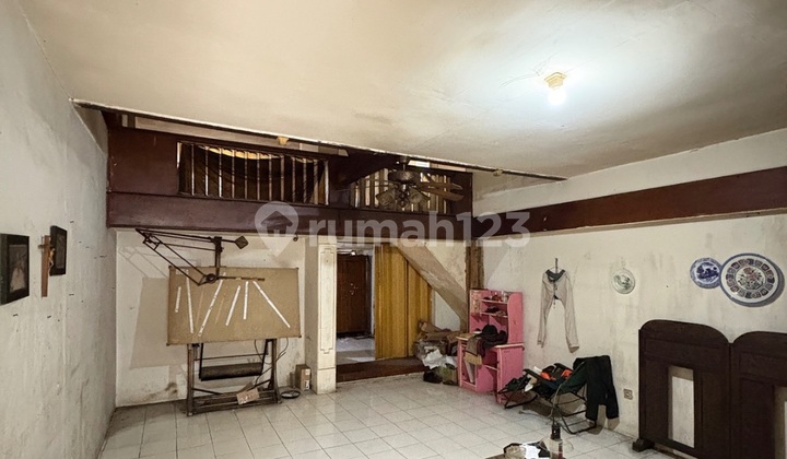Rumah Tua Lokasi Strategis Di Batu Sari Kemanggisan 1