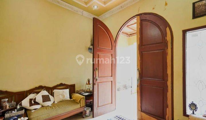 ruang tamu dijual rumah 3 lantai studio