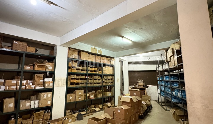 Shop House Ngantong Tamansari West Jakarta In Automotive Commercial Area