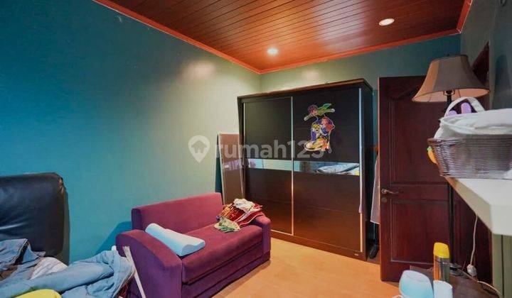 kamar tidur dijual rumah 3 lantai studio