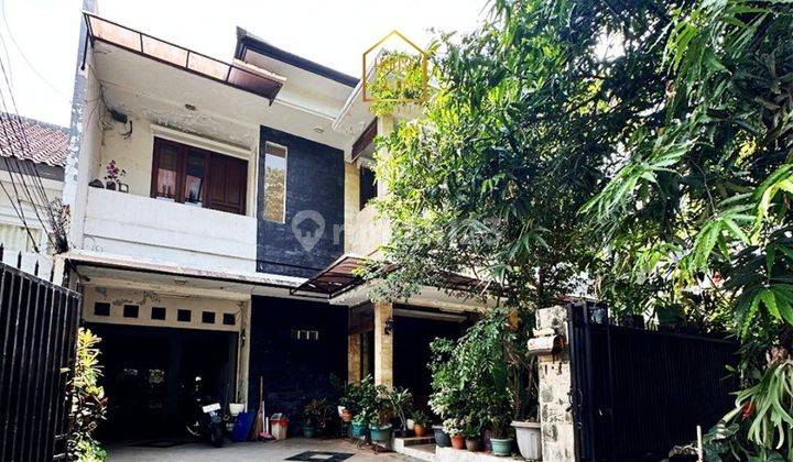 Rumah SHM 2 Lantai Dengan Taman di Kebayoran Baru 1