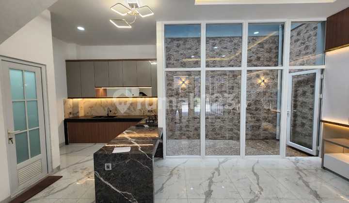 Dijual Rumah Cantik Full Furnished Givency One - Prada  1