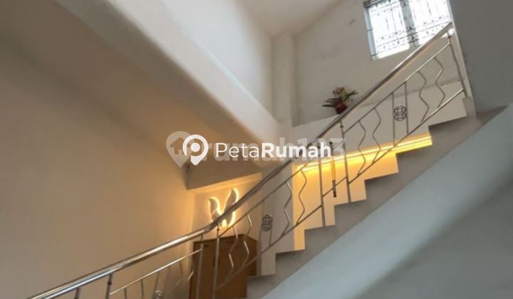 DIJUAL VILLA LUAS DI JALAN S PARMAN