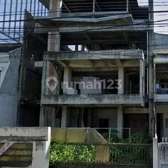 Dijual Gedung Jl. Sultan Hasanudii  1