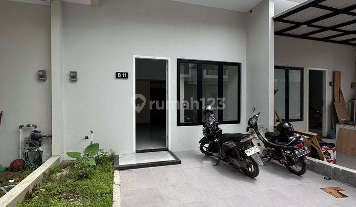 Dijual Rumah Komp Sentosa Park 2