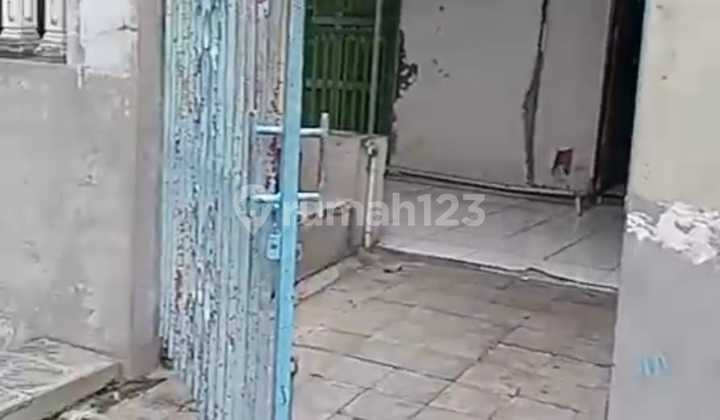 Rumah Tengah Kampung Surakarta  2