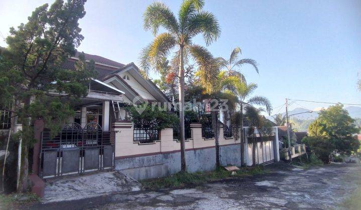 Rumah Menarik Di Wenang Permai 2 Manado. Semi Furnished Bonus Buat Pembeli 1