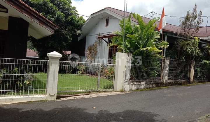 Land Size 300, Single-Story House, Affordable Price, Still Features a Wide Side Yard in Sea Malalayang