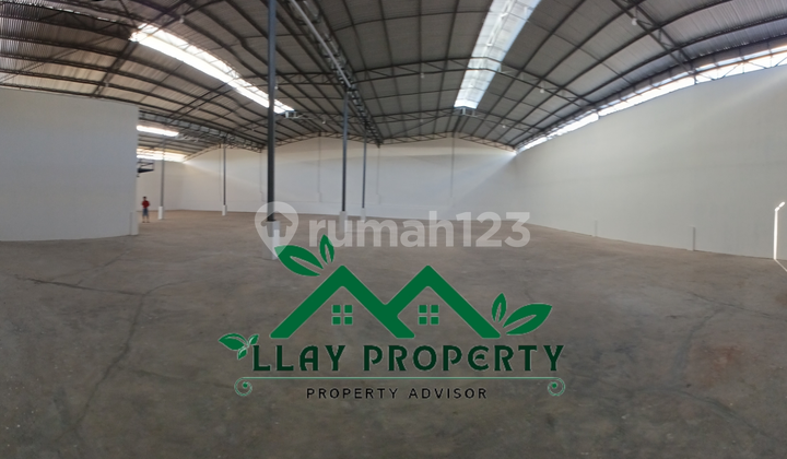 New Warehouse for Rent, Cheap, Clean, Ready to Use, Strategic Location, Can Accommodate Large Containers, Suitable for Supplier Warehouses, and Others.