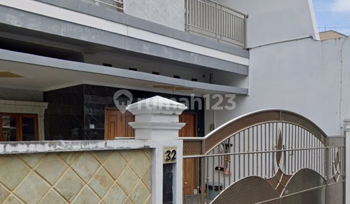 Disewakan Rumah Mewah,3Lantai, Furnished, Ac, Kitchen Set Dll di Sario.