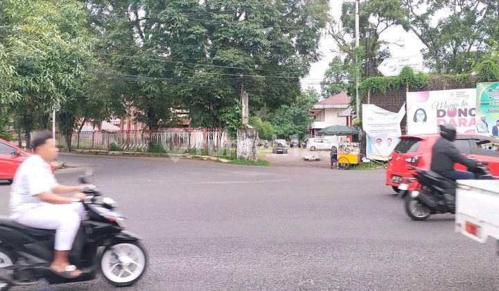 Quick Sale: Strategic 2-Story Shop House on Ahmad Yani Main Road, Manado, Land Area 423, Price Slashed Below Market Value, Highly Profitable. 2