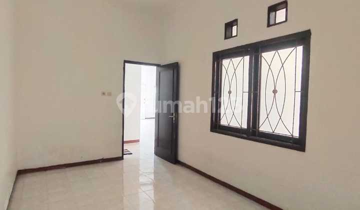Graha Sampurna House, Fully Renovated, Freehold. Flood-Free. Wiyung. Affordable Price. 2